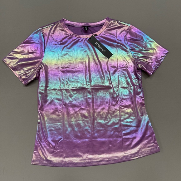 NWT! Purple shiny iridescent holographic short sleeve top, M. - Picture 5 of 8
